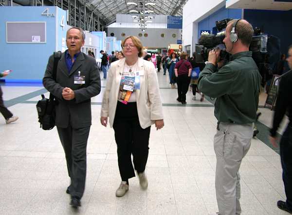 Showing Simon Willis of the BBC's Newsnight Scotland the Worldcon