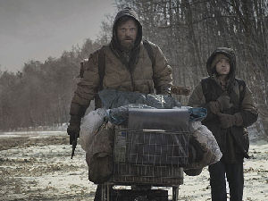 Viggo Mortensen, Kodi Smit-McKee - Photo Published by USA Today